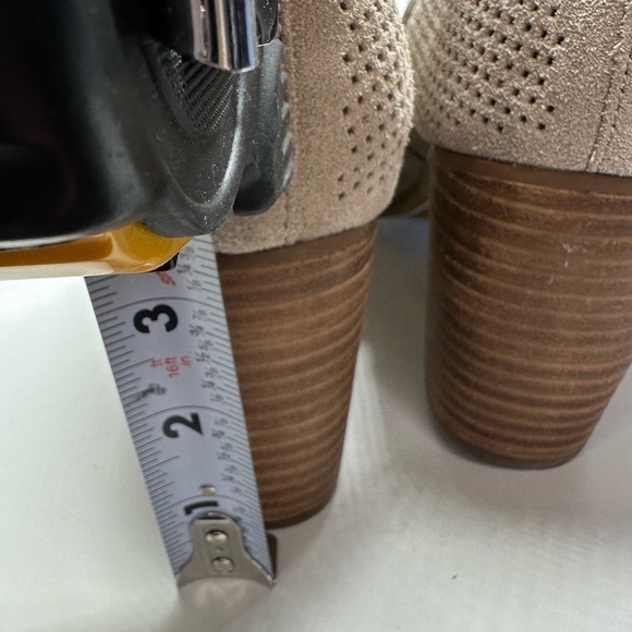 TOMS Booties Lunata Desert Taupe Beige Suede Cut Out Womens Shoes Ankle Boots 12 - Picture 12 of 12